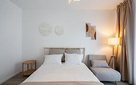 Plaza Residence Studio 214